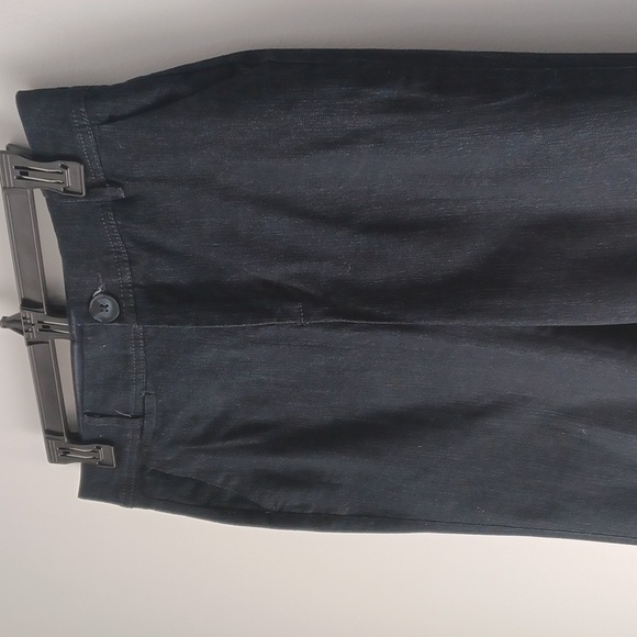 CHRISTOPHER BANKS denim capris w/ pockets & zipper/button closure.  Size 4 - Picture 2 of 13